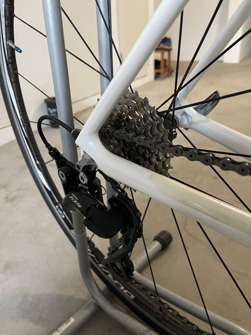 Giant TCR Advanced 2 bike (loads of upgrades), Sports Equipment