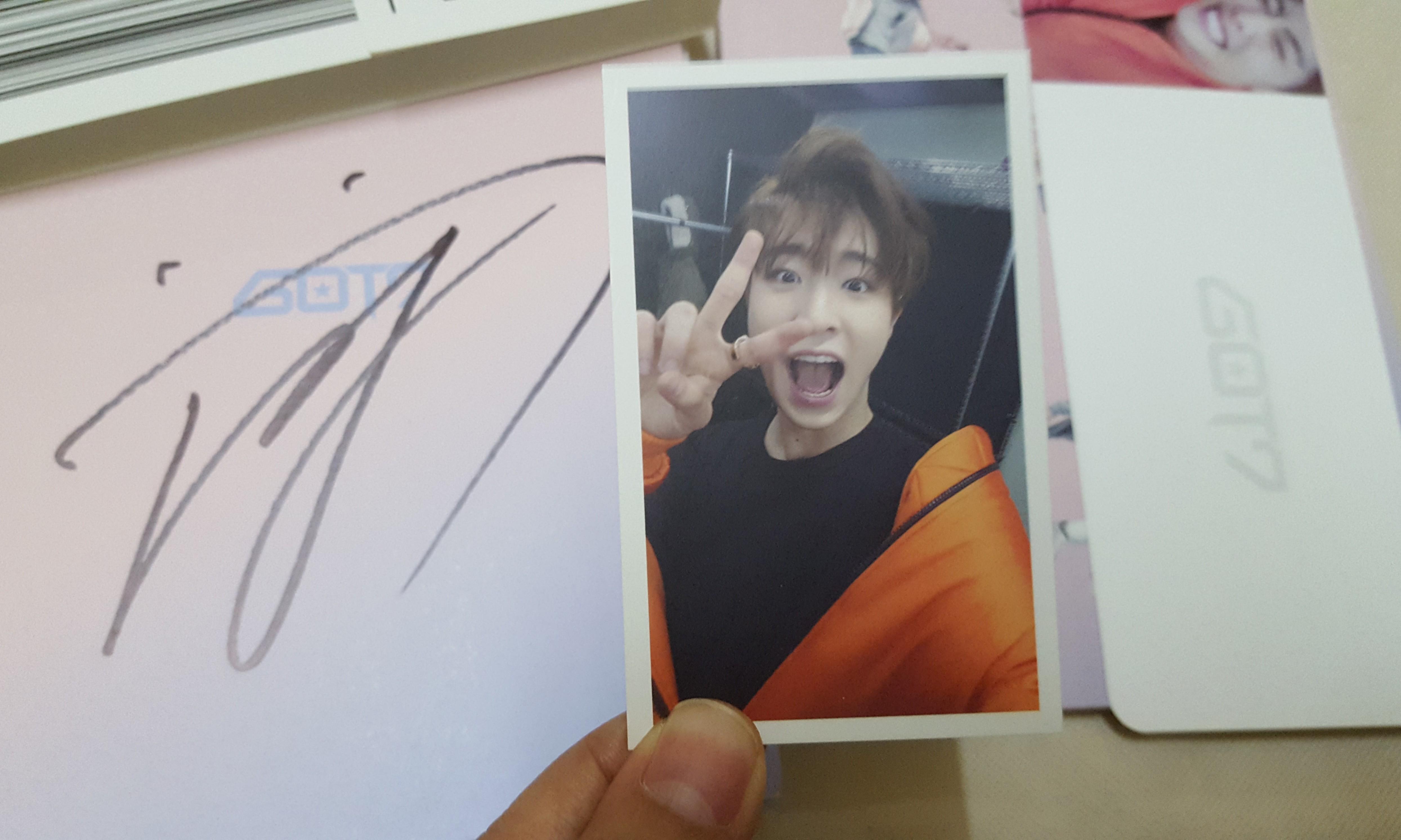 GOT7】FLIGHT LOG DEPARTUREサイン入り | GRAPHICHUNTERS.NL