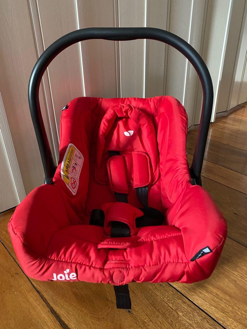 Joie Car Seat (Category: Car Seats) located in Pasig City. Submitted by an.rey (Listing ID 1099029967, Image 3). Description: With rain cover.