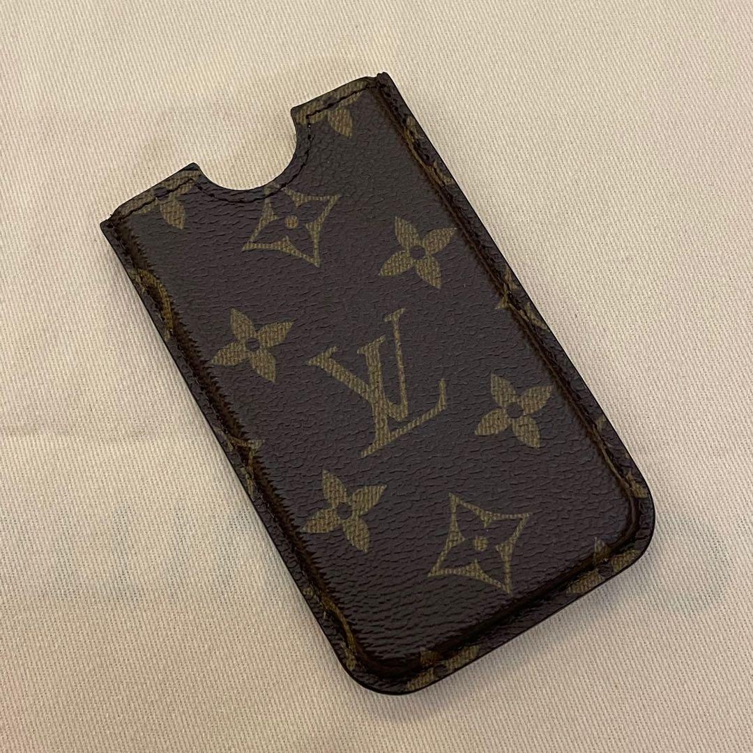 LOUIS VUITTON cases for Ipad and Iphone 4 in damier graphite  Bukowskis