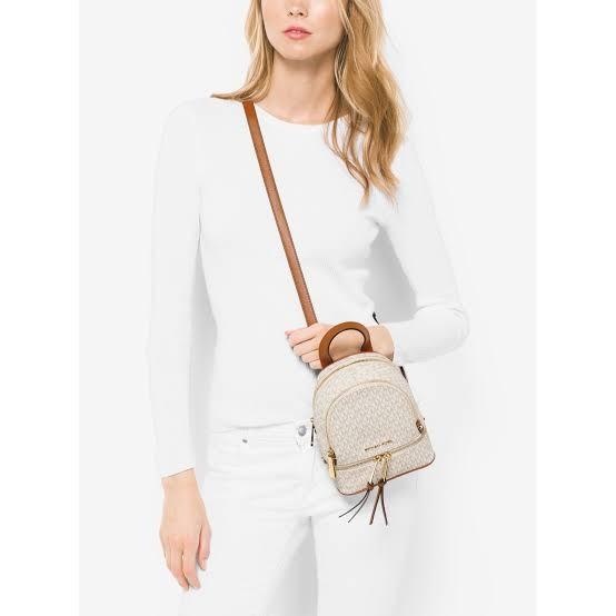 Michael kors hotsell convertible backpack