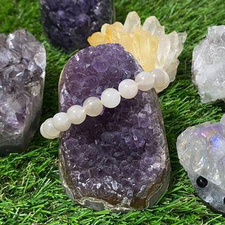 (Category: ) located in . Submitted by crystallholic (Listing ID 1099035704, Image 1). Description: .