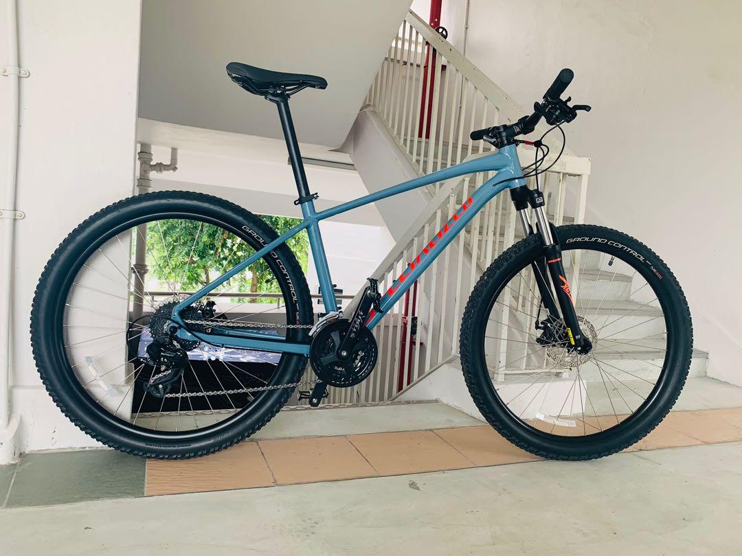 Specialized pitch 27.5 L size Sports Equipment Bicycles Parts