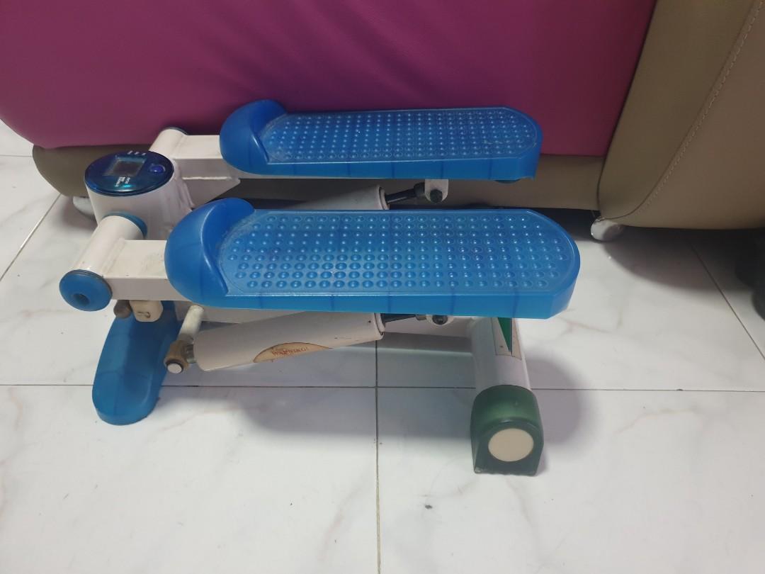 Stepper machine(blue) (Category: Cardio & Fitness Machines) located in Singapore. Submitted by hannnzz (Listing ID 1098994713, Image 2). Description: Selling my blue stepper machine as no longer using. Price can nego Used only twice. Condition 9/10. Well functioning and everthing works well only that the small moniter screen is not function.