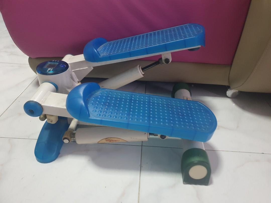 Stepper machine(blue) (Category: Cardio & Fitness Machines) located in Singapore. Submitted by hannnzz (Listing ID 1098994713, Image 1). Description: Selling my blue stepper machine as no longer using. Price can nego Used only twice. Condition 9/10. Well functioning and everthing works well only that the small moniter screen is not function.