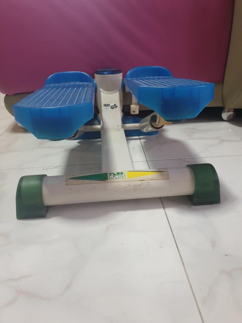 Stepper machine(blue) (Category: Cardio & Fitness Machines) located in Singapore. Submitted by hannnzz (Listing ID 1098994713, Image 3). Description: Selling my blue stepper machine as no longer using. Price can nego Used only twice. Condition 9/10. Well functioning and everthing works well only that the small moniter screen is not function.