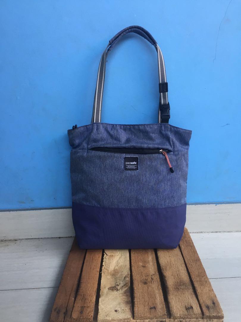 Pacsafe hotsell tote bag
