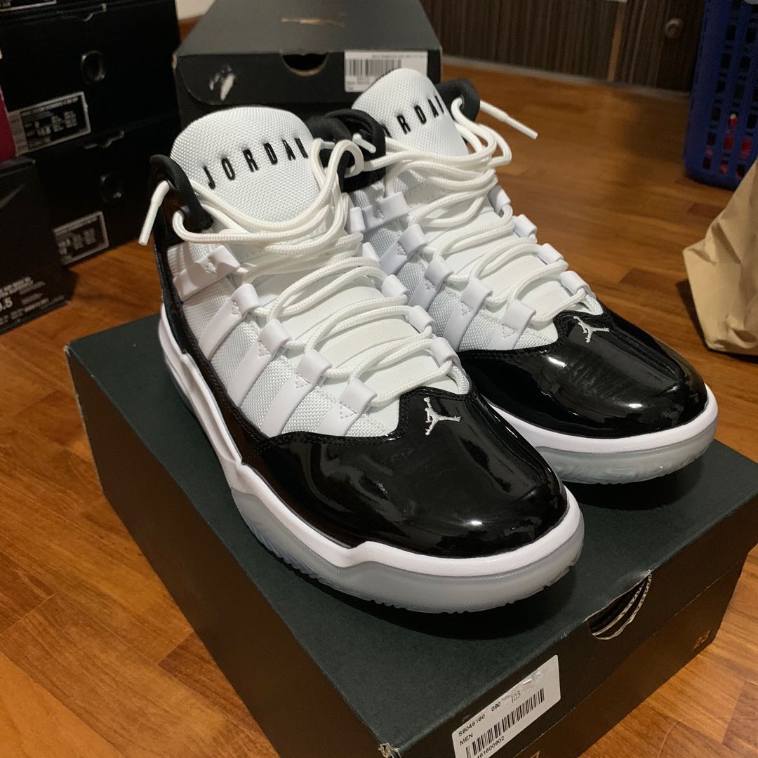 US9 black white jordan max aura