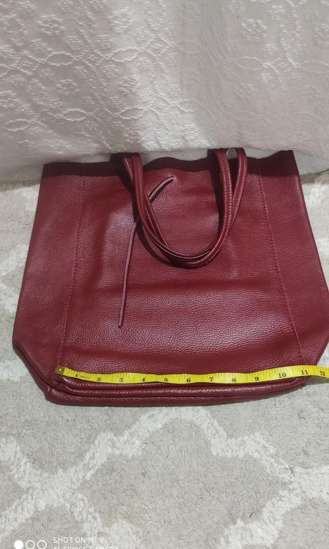Quince Italian Leather, Women's Fashion, Bags & Wallets, Shoulder Bags on  Carousell
