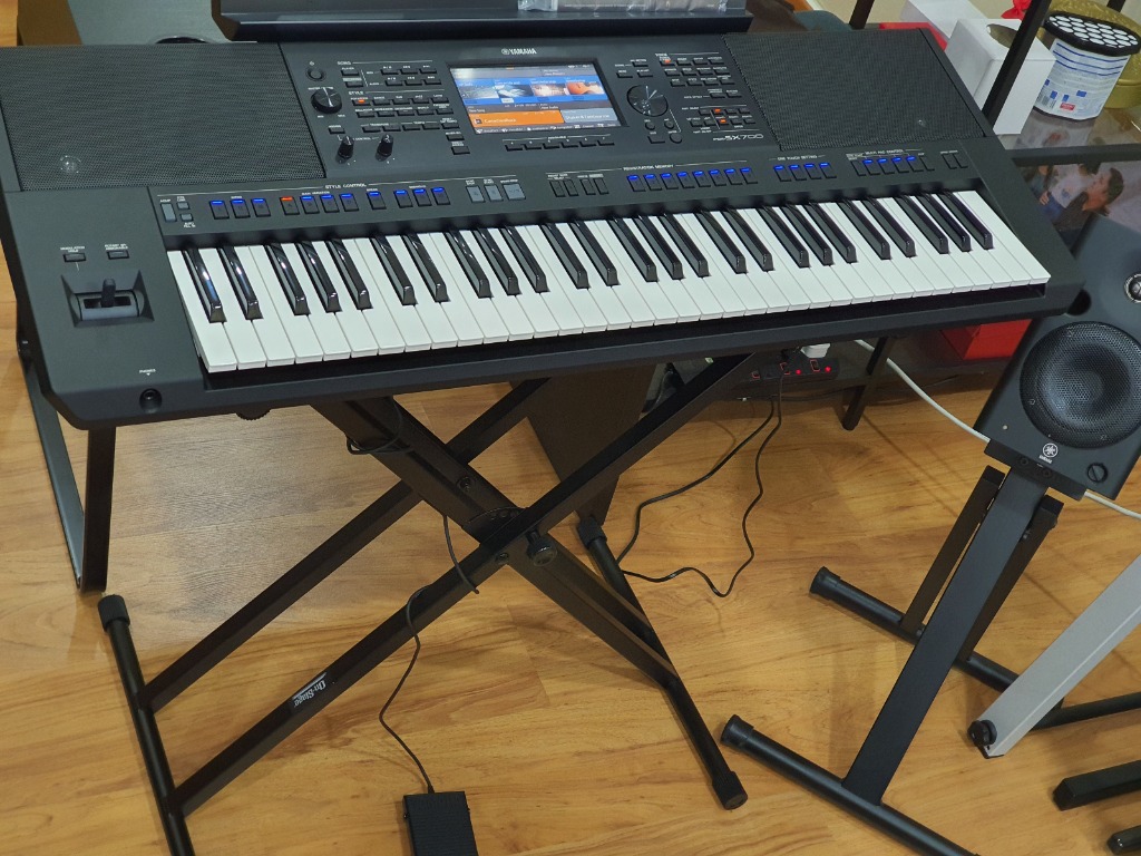 Yamaha psr 700 keyboard price hot sale