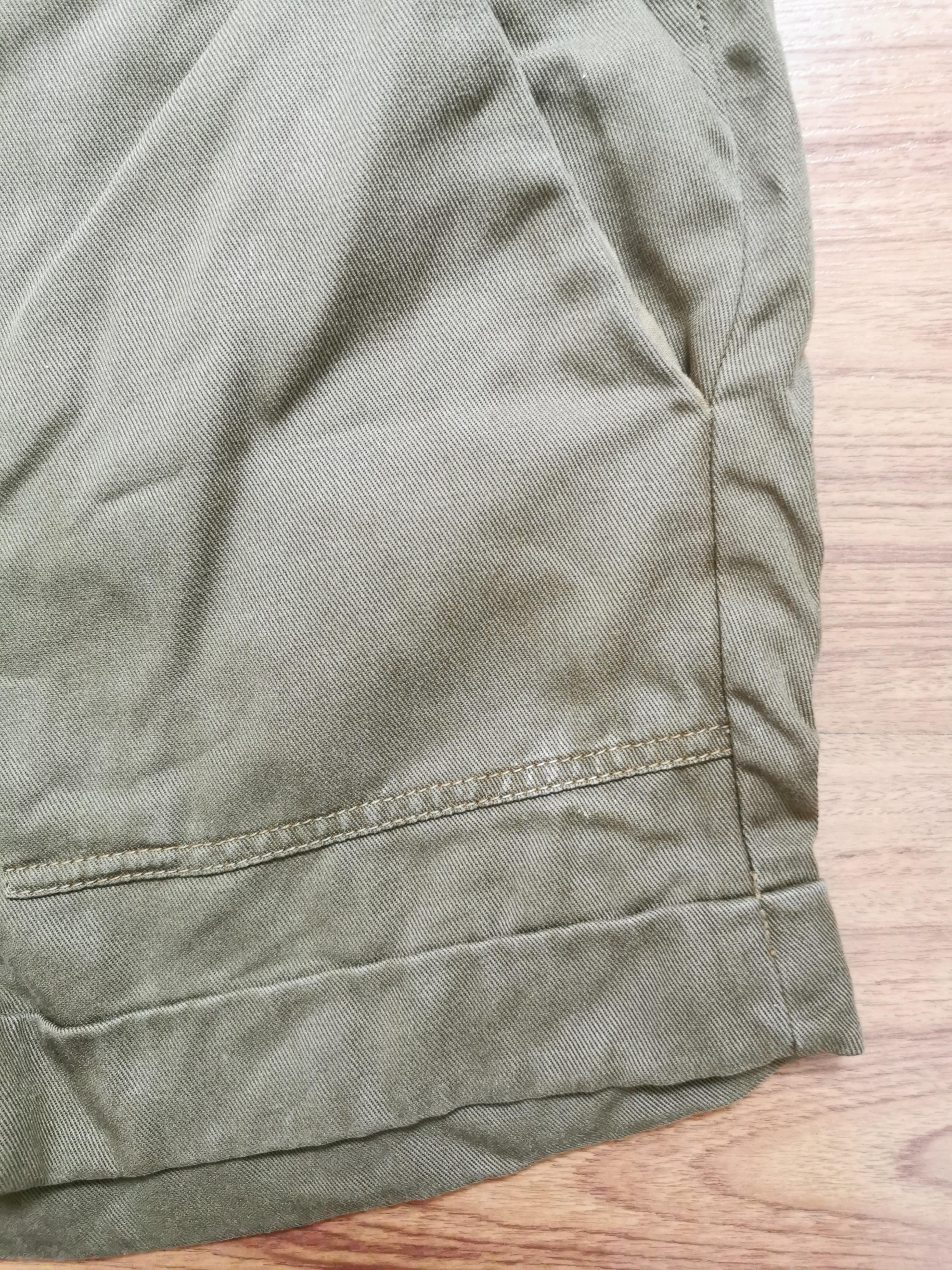 Zara Army Green Cargo Shorts, Women's Fashion, Bottoms, Shorts on Carousell