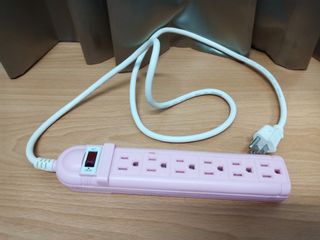 由 adeleleon96 (刊登 ID 1099105552，圖片 1) 提交，位於 的 (類別：)，說明：。