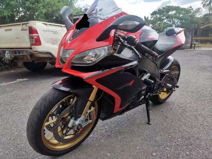 Olx deals aprilia rsv4