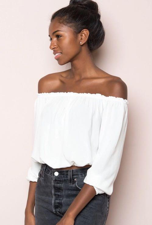 Brandy Melville White Off the Shoulder Top, Women's Fashion, Tops