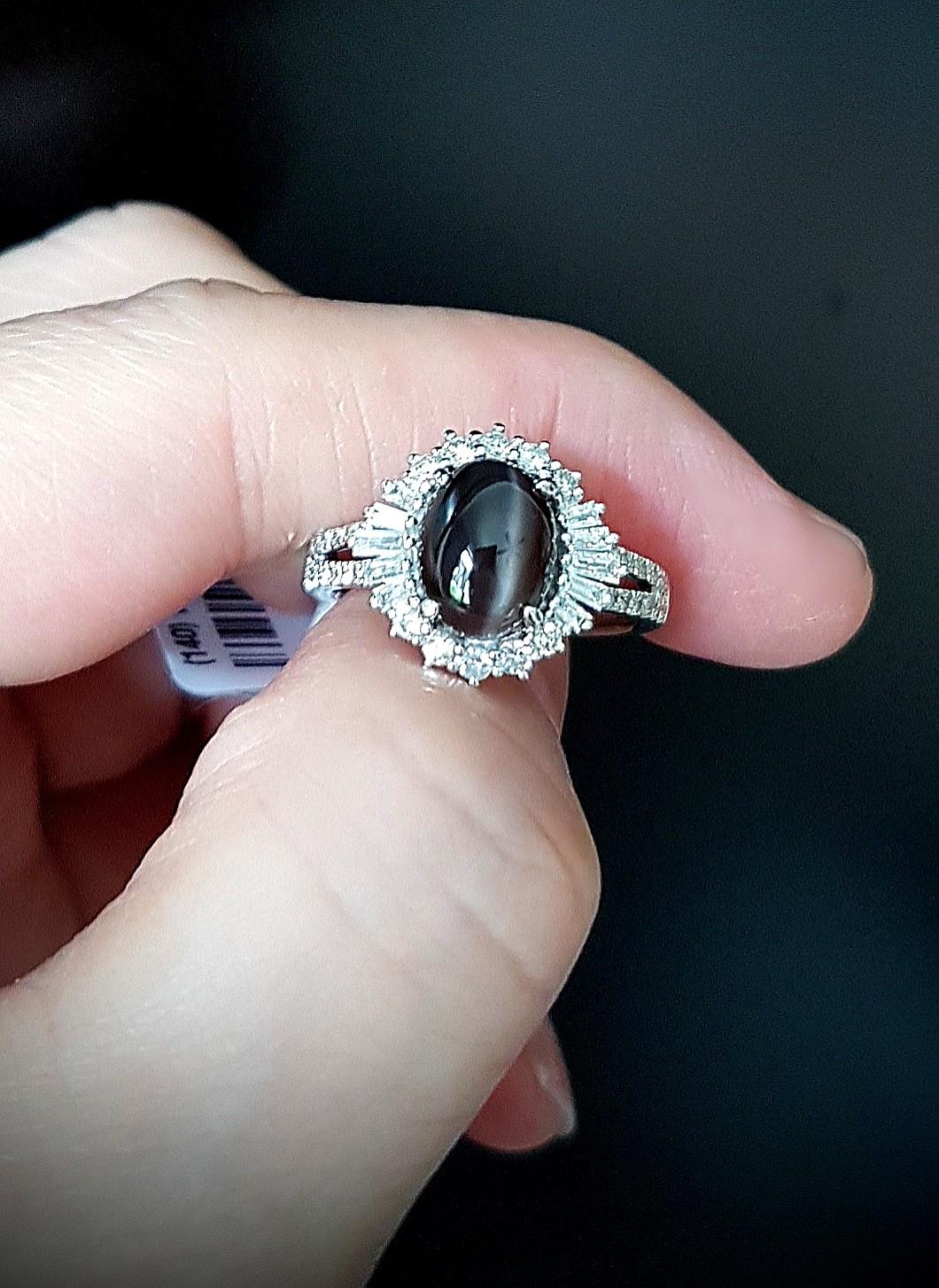 Cat's eye engagement ring top