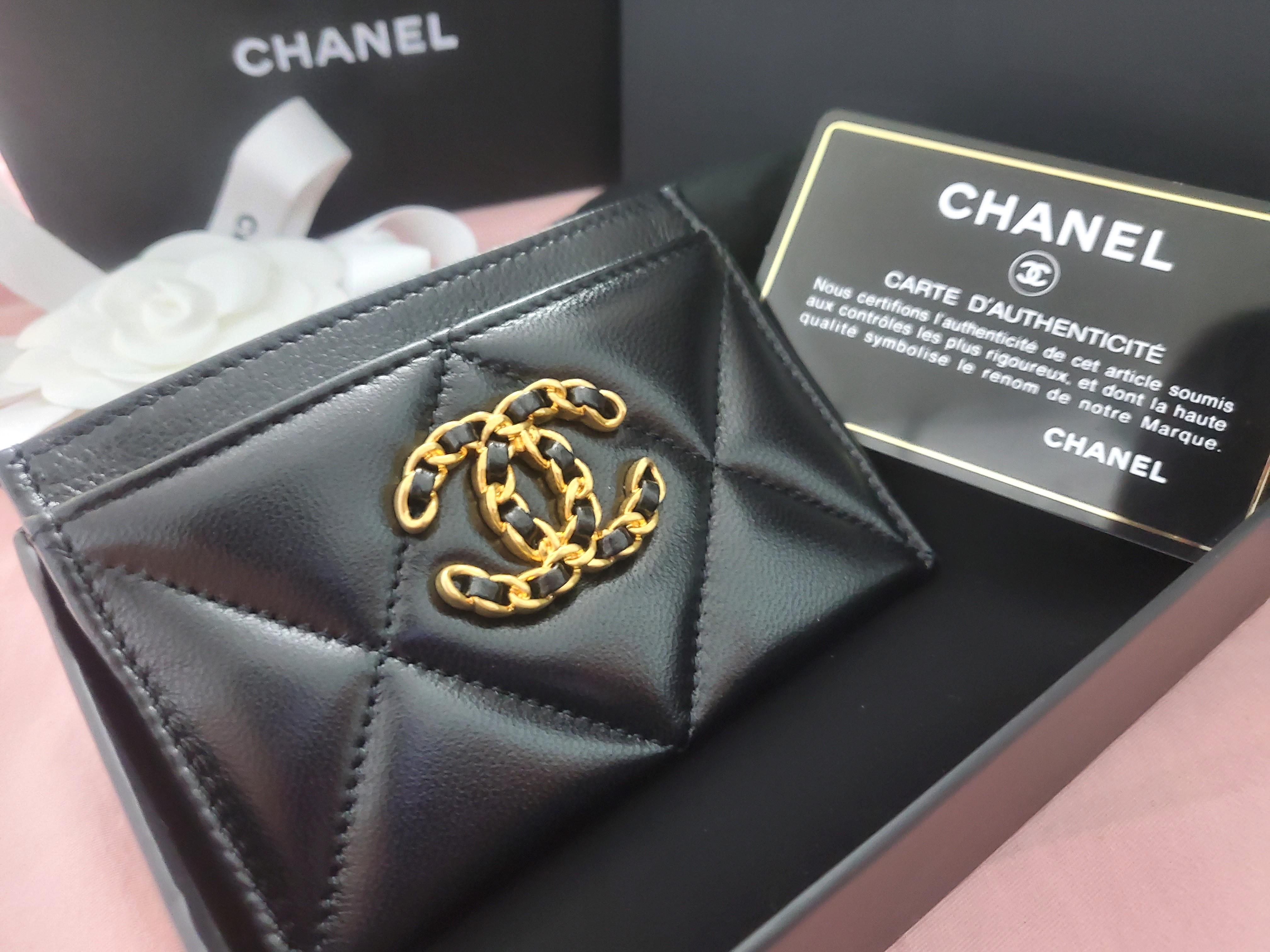 ❌SOLD❌ CHANEL 19 CARD HOLDER, Women's Fashion, Bags & Wallets, Wallets & Card  Holders on Carousell