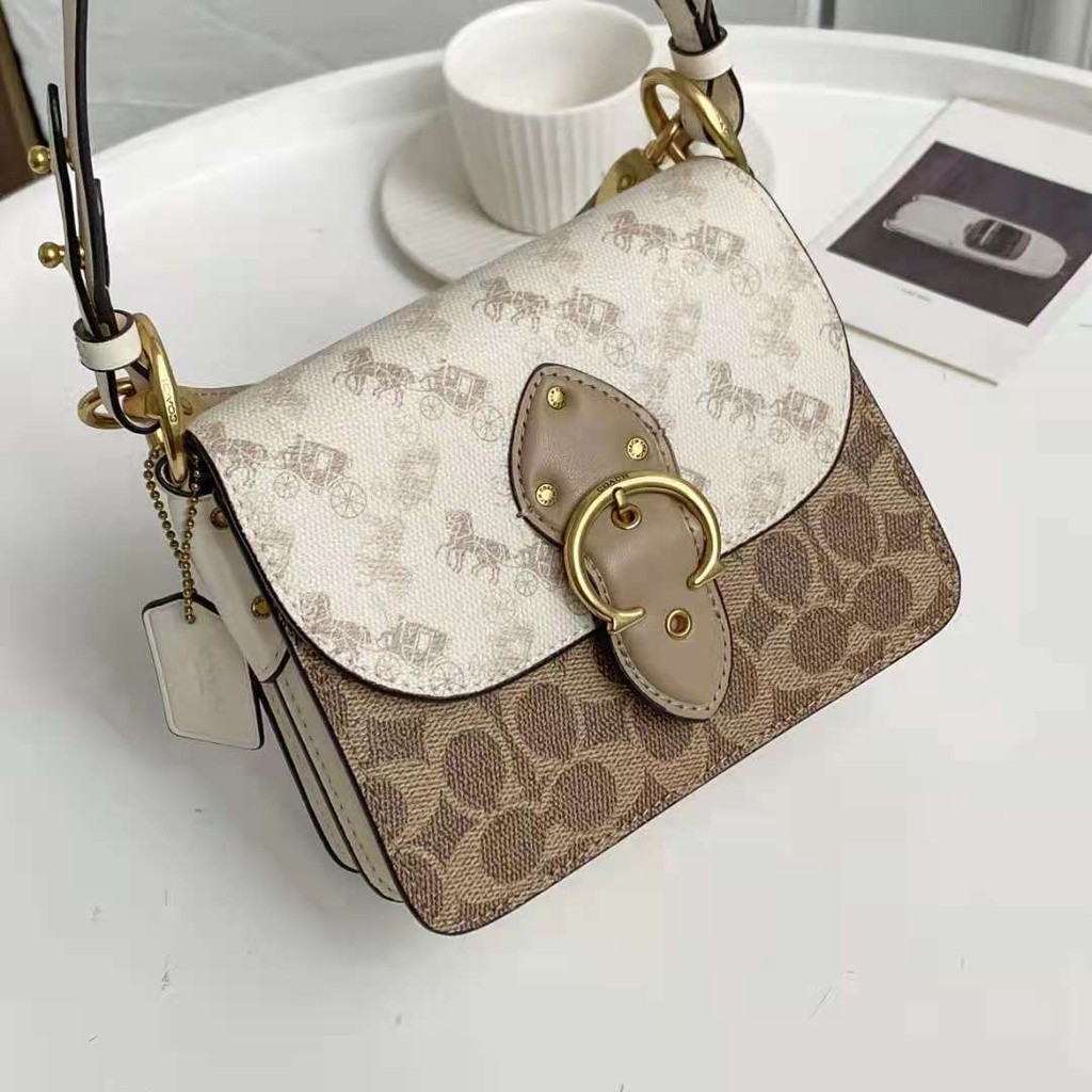 Beat shoulder bag 18 with deals horse and carriage print