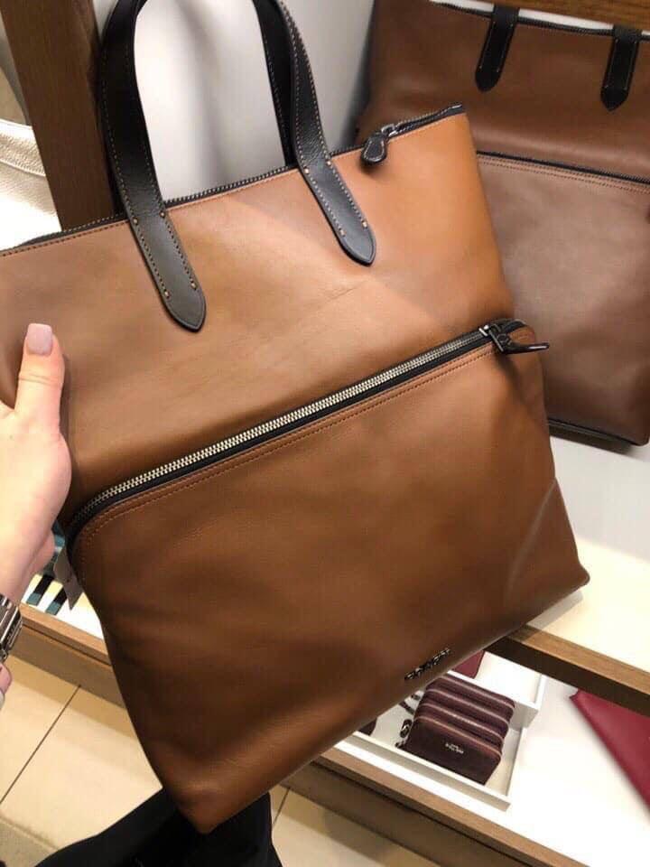 Coach Graham Foldover Tote 2024 favors
