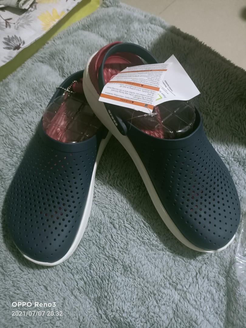 crocs literide clog navy