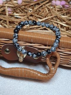(Category: ) located in . Submitted by thriftlane (Listing ID 1099275991, Image 1). Description: .