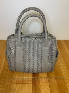 （分類：）位於 。 由 genna.bennett 提交（商品編號 1099251789，圖片 1）。簡介： 。