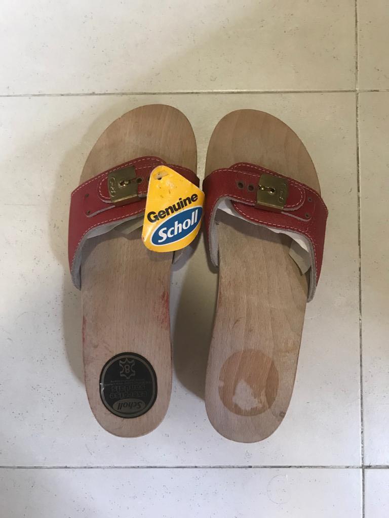 Scholl store exercise sandals