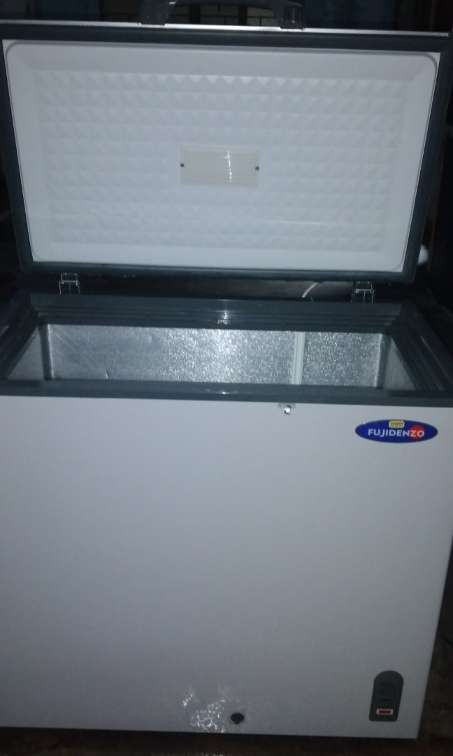 Fujidenzo Chest Freezer 7cu ft, TV & Home Appliances, Kitchen