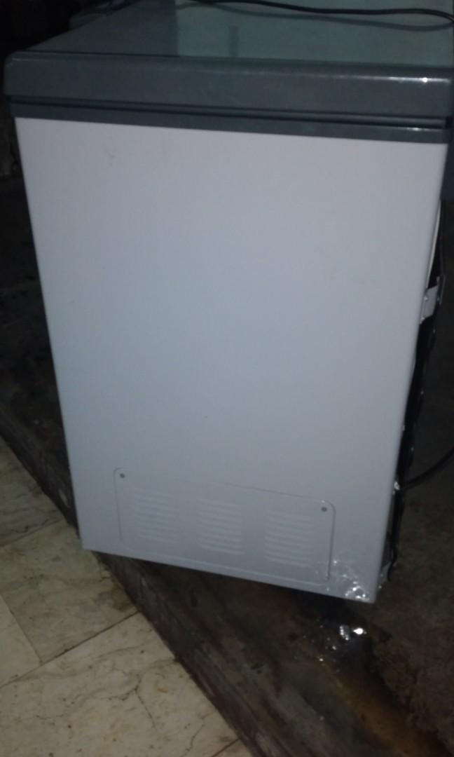 Fujidenzo Chest Freezer 7cu ft, TV & Home Appliances, Kitchen