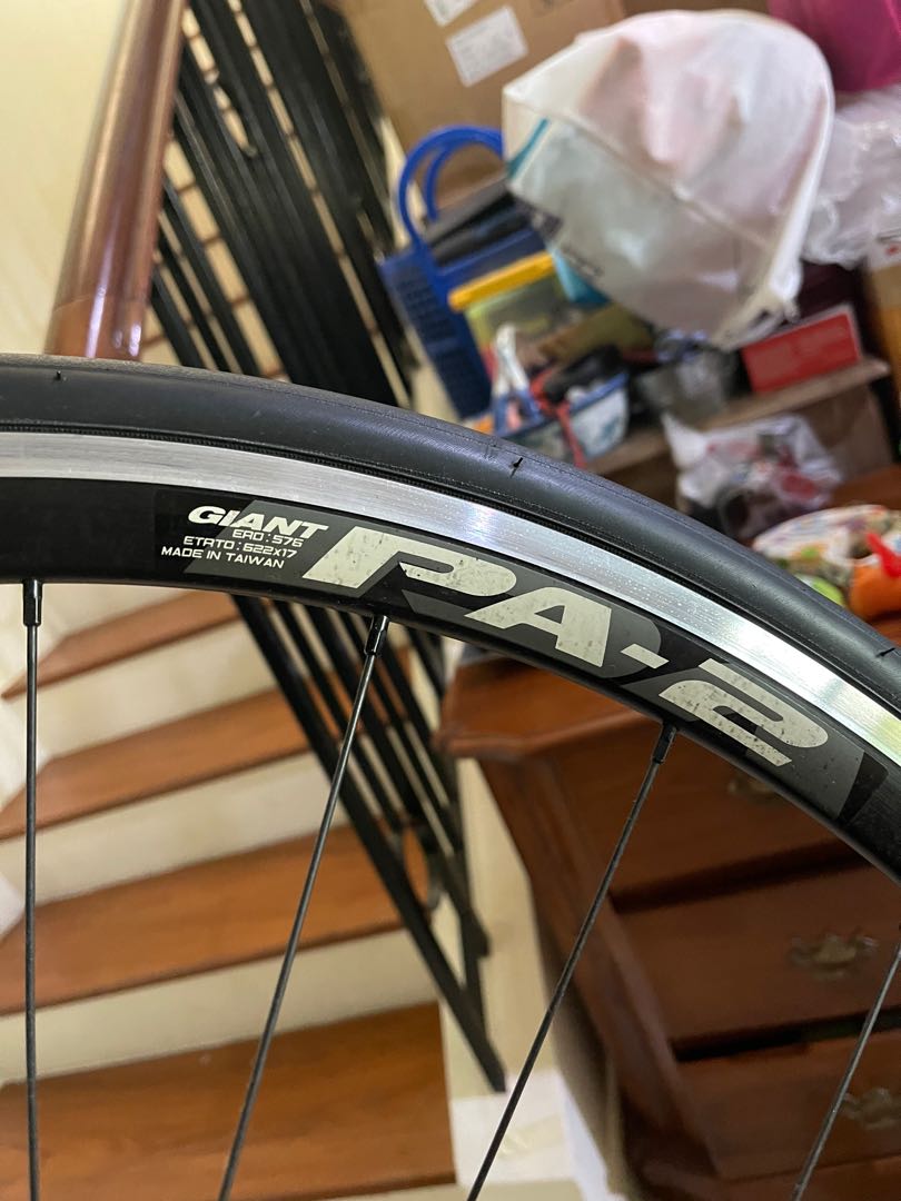Giant pa2 wheels tubeless clearance