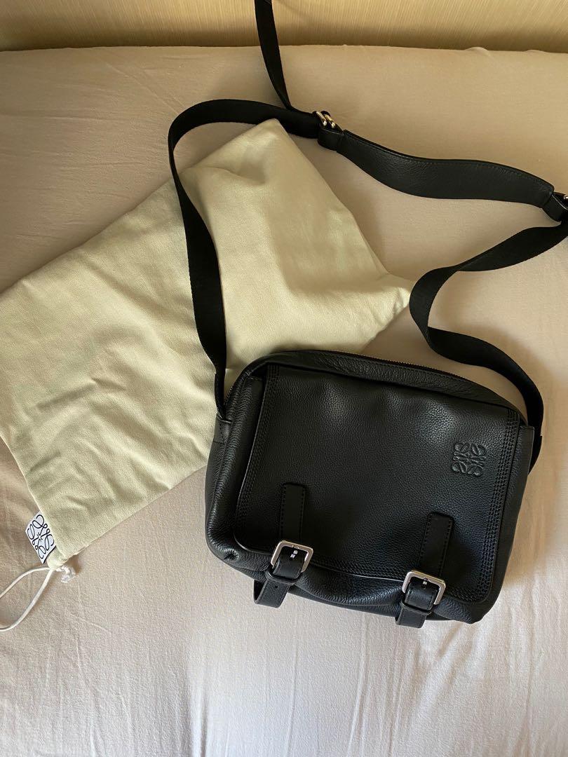 Loewe XS Military Messenger Bag, 名牌, 手袋及銀包- Carousell