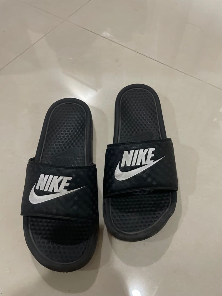nike benassi slides kids
