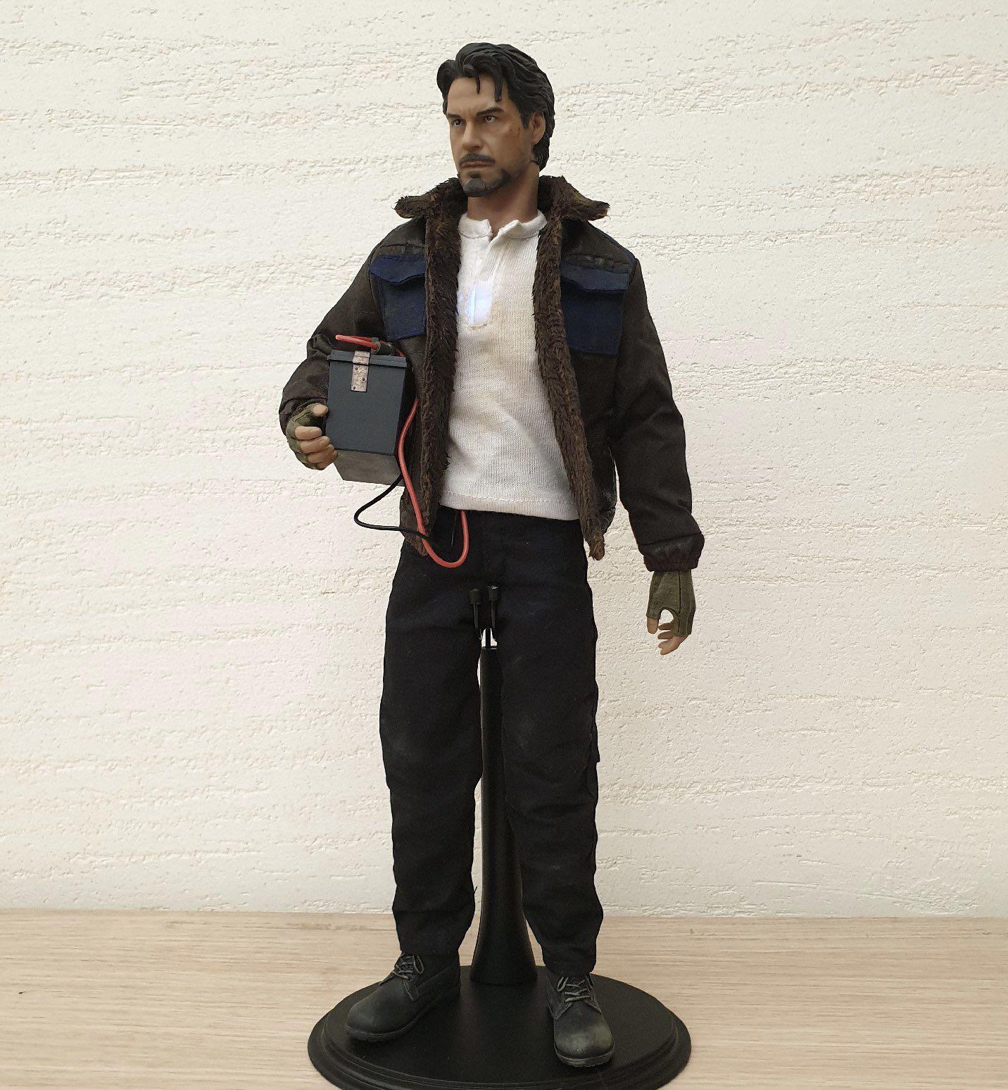 PRE-ORDER MARVEL IRON MAN 1/6 SCALE CUSTOMIZED TONY STARK MK1 CAVE