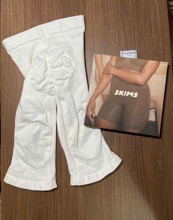 Skims Seamless Sculpting Short Above the Knee White Marble, Women's  Fashion, Undergarments & Loungewear on Carousell