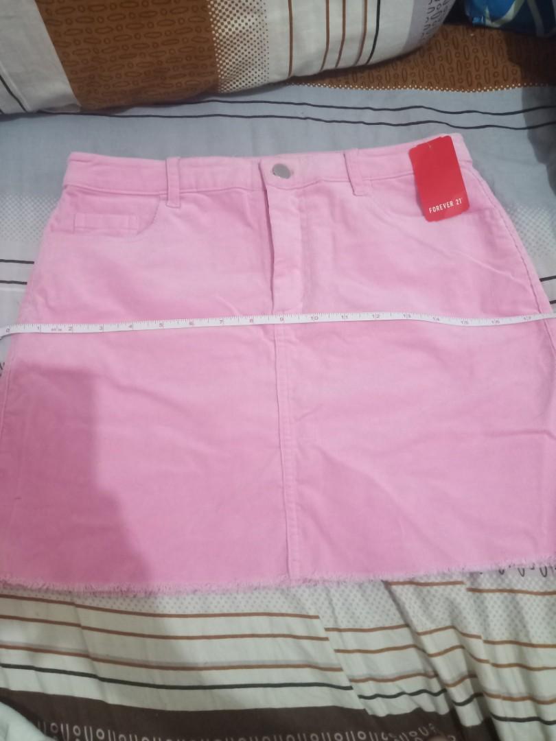 Skirt Forever 21 M (Category: Skirts) located in Angeles City. Submitted by 3JSale (Listing ID 1099293421, Image 2). Description: Forever 21 bought from Japan original size.Medium waist from 25-30 stretchable soft corduroy fabric.