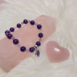 (Category: ) located in . Submitted by crystallholic (Listing ID 1099240983, Image 1). Description: .