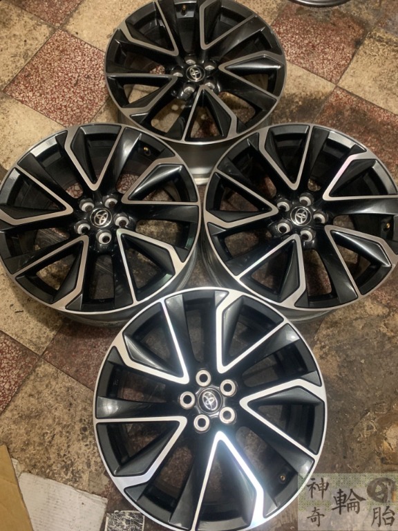 18吋鋁圈toyota Auris 改圈升級拆車原廠鋁圈鐵灰銀面雙色5 100 8j Et40 真圓精美無傷 汽機車零配件在旋轉拍賣