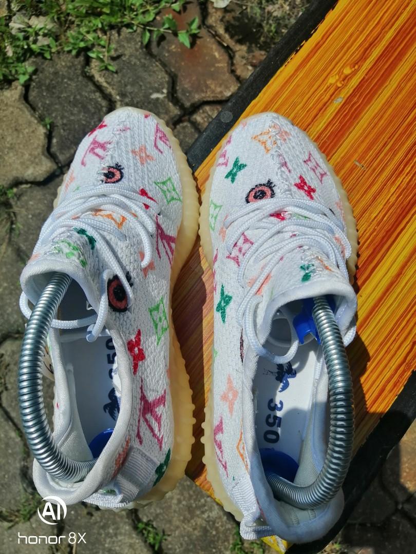 Yezzy lv top