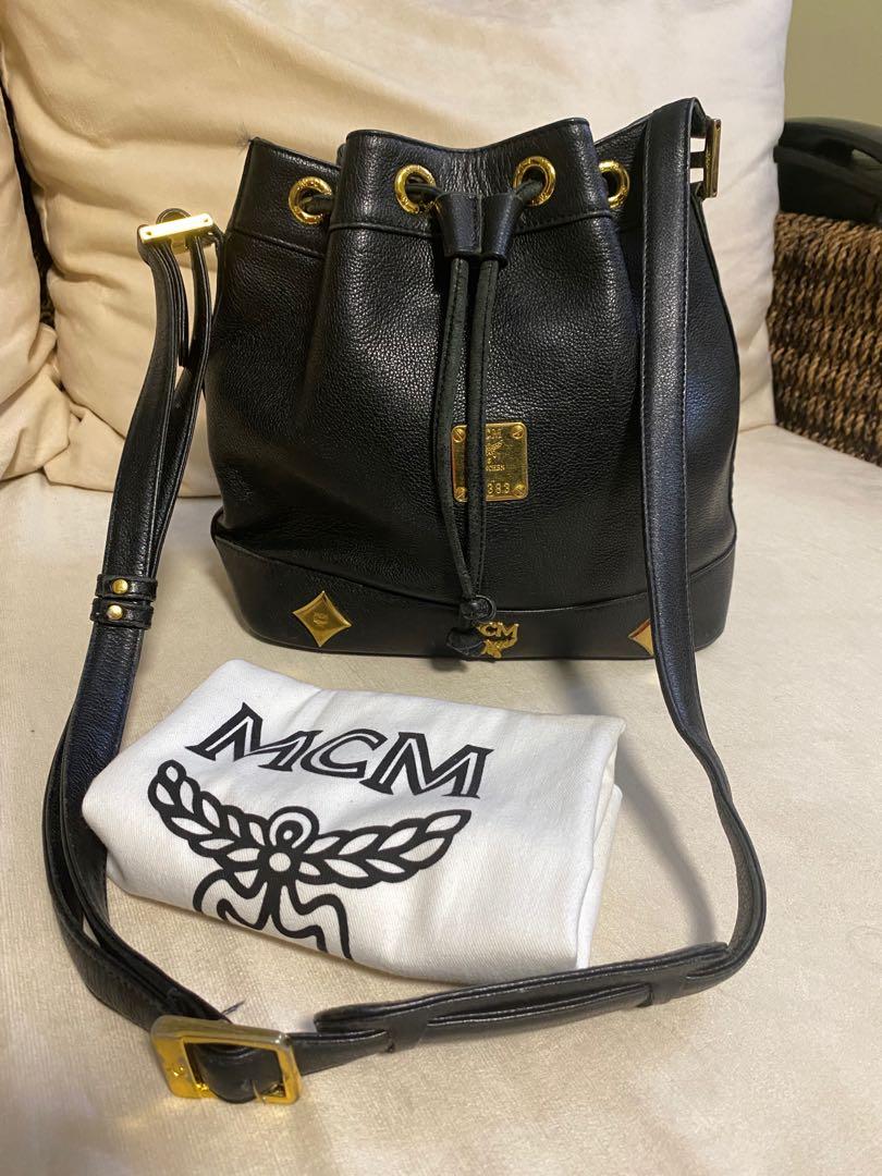 Authentic black leather bucket bag (Category: Luxury Bags & Wallets) located in Ilagan. Submitted by dbankerscloset (Listing ID 1099503345, Image 1). Description: .