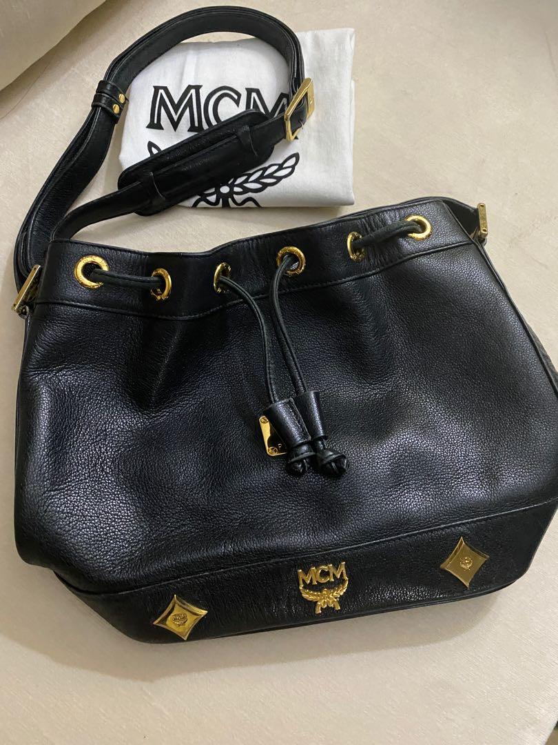 Authentic black leather bucket bag (Category: Luxury Bags & Wallets) located in Ilagan. Submitted by dbankerscloset (Listing ID 1099503345, Image 2). Description: .