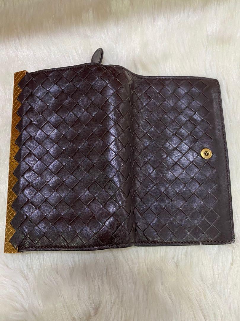 Authentic Bottega Intrecciato Framed Woven Wallet (Category: Luxury Bags & Wallets) located in Cagayan de Oro. Submitted by riggstuffs (Listing ID 1099444010, Image 3). Description: Guaranteed Authentic Bottega Veneta Intrecciato Framed woven Ebano wallet In soft leather material with a gold-toned frame The exterior is in very good condition The Interior is clean, with a zipper pocket, several card slots, and a bill compartment Snap tab closure 9