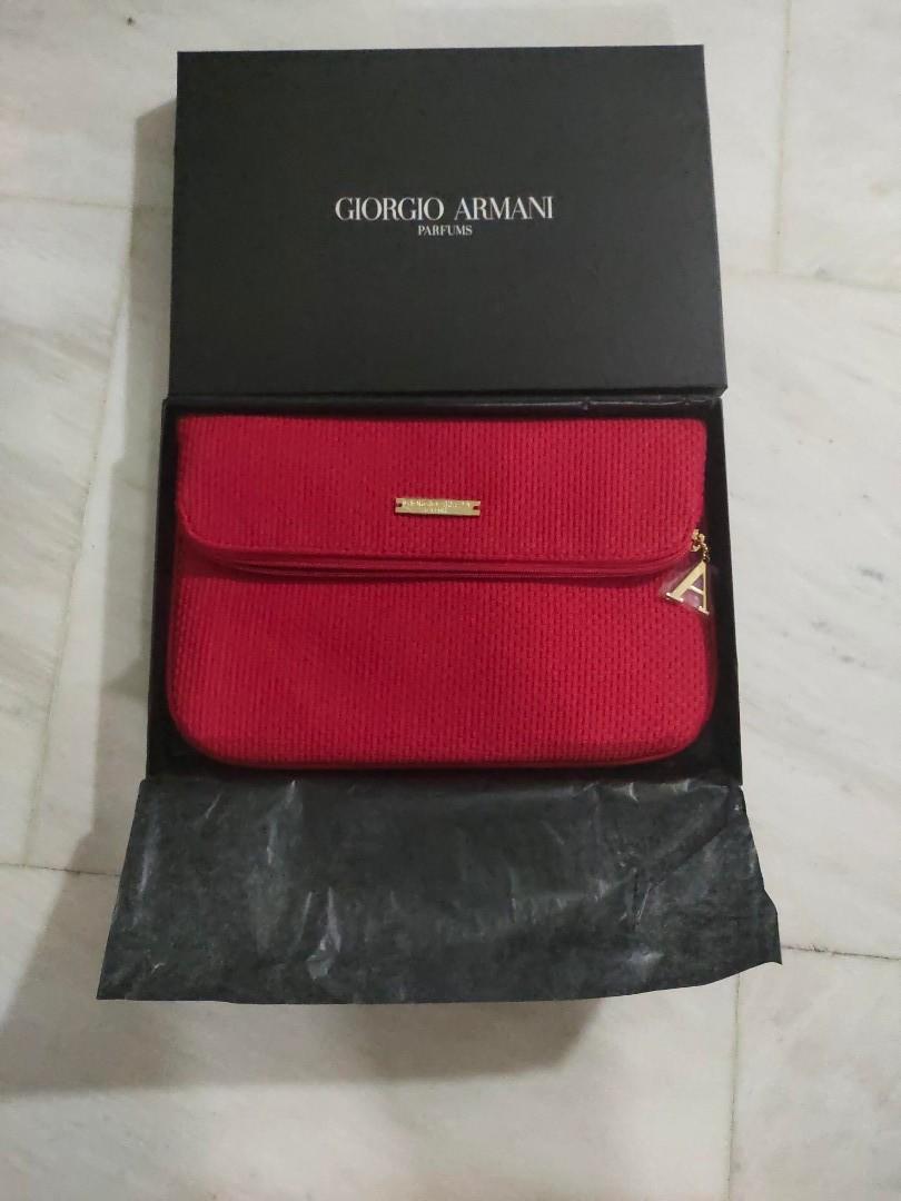 Giorgio armani top beauty pochette