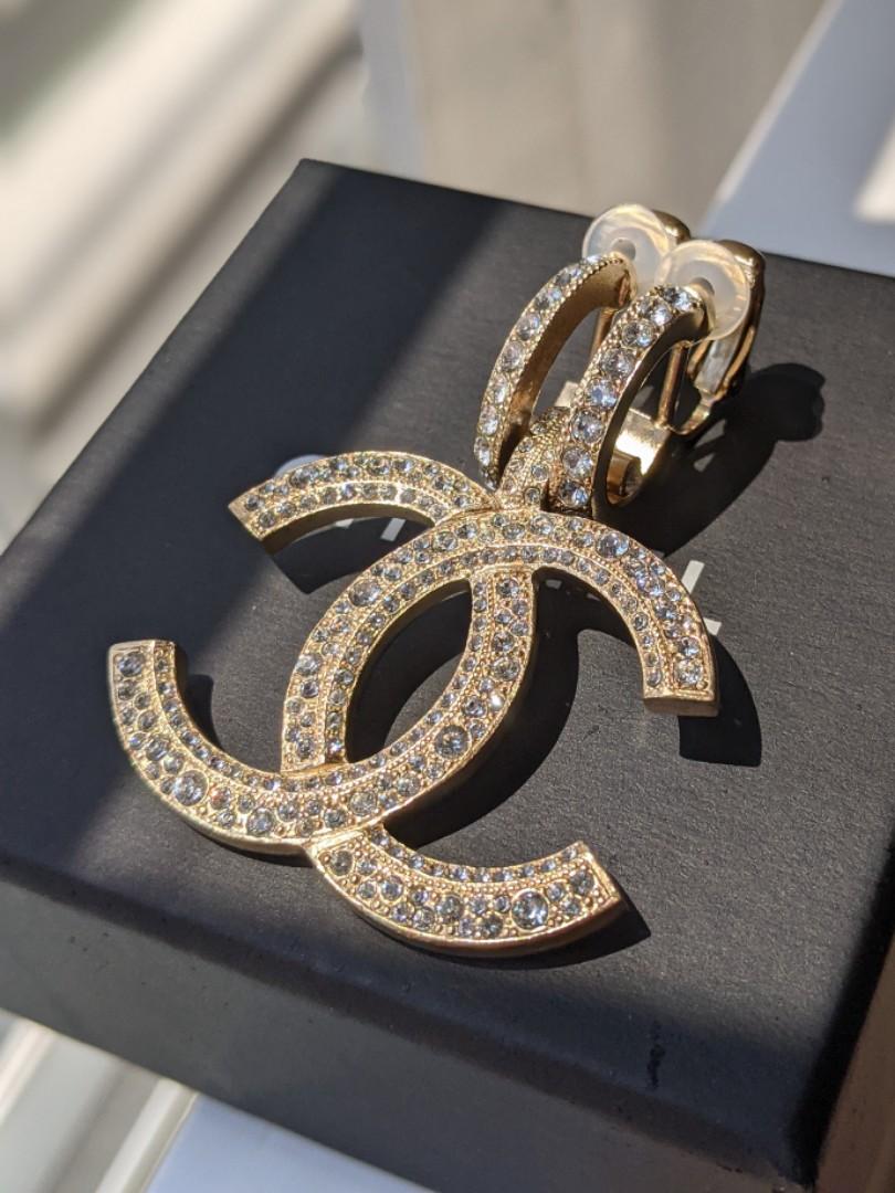 Chanel CC earring brooch clip Women s Fashion Jewelry Organisers Earrings on Carousell