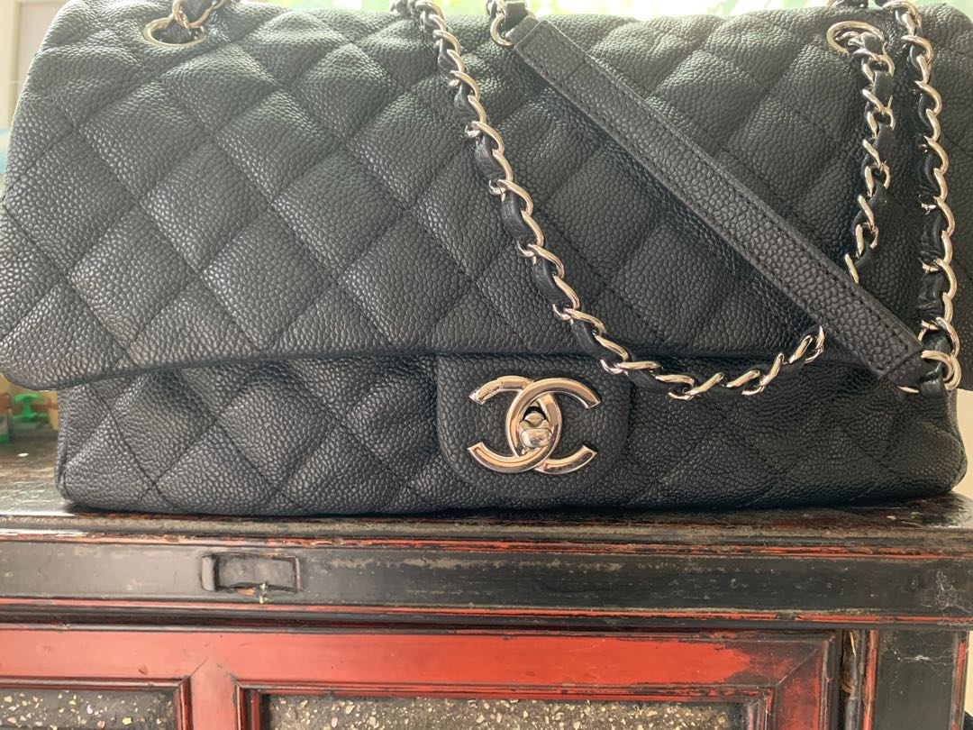 Chanel Easy Flap Jumbo in Caviar with insert, Luxury, Bags