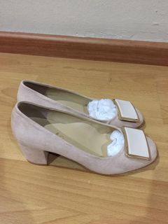 (Category: ) located in . Submitted by clarissaa01 (Listing ID 1099443589, Image 1). Description: .