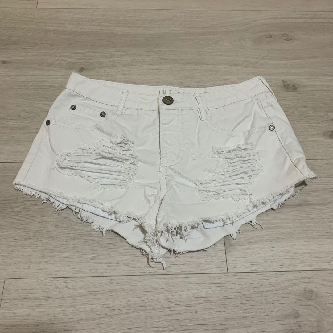 The frayed top mid rise shorts