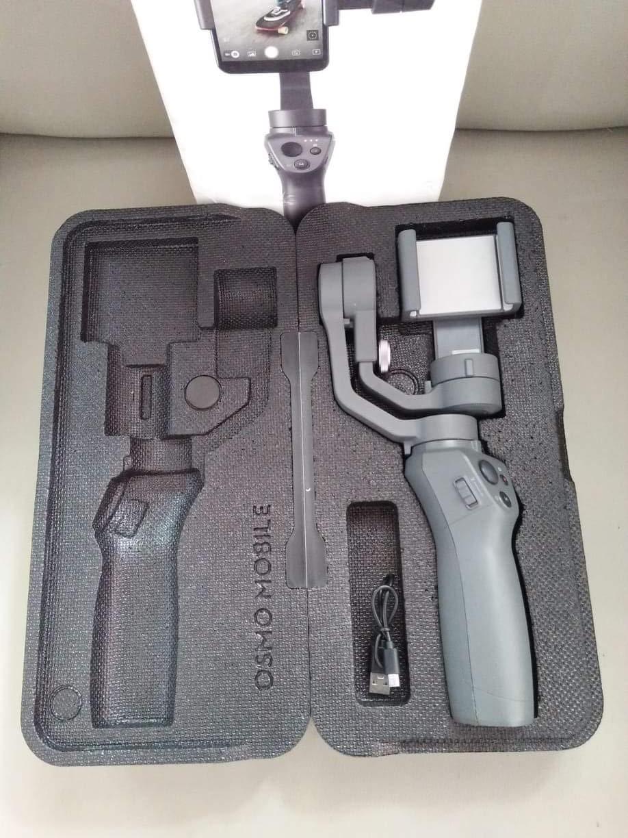 DJI Osmo Mobile 2 (Category: Mounts & Holders) located in San Pedro. Submitted by affordable_surplus.1 (Listing ID 1099314661, Image 2). Description: Australian Surplus.