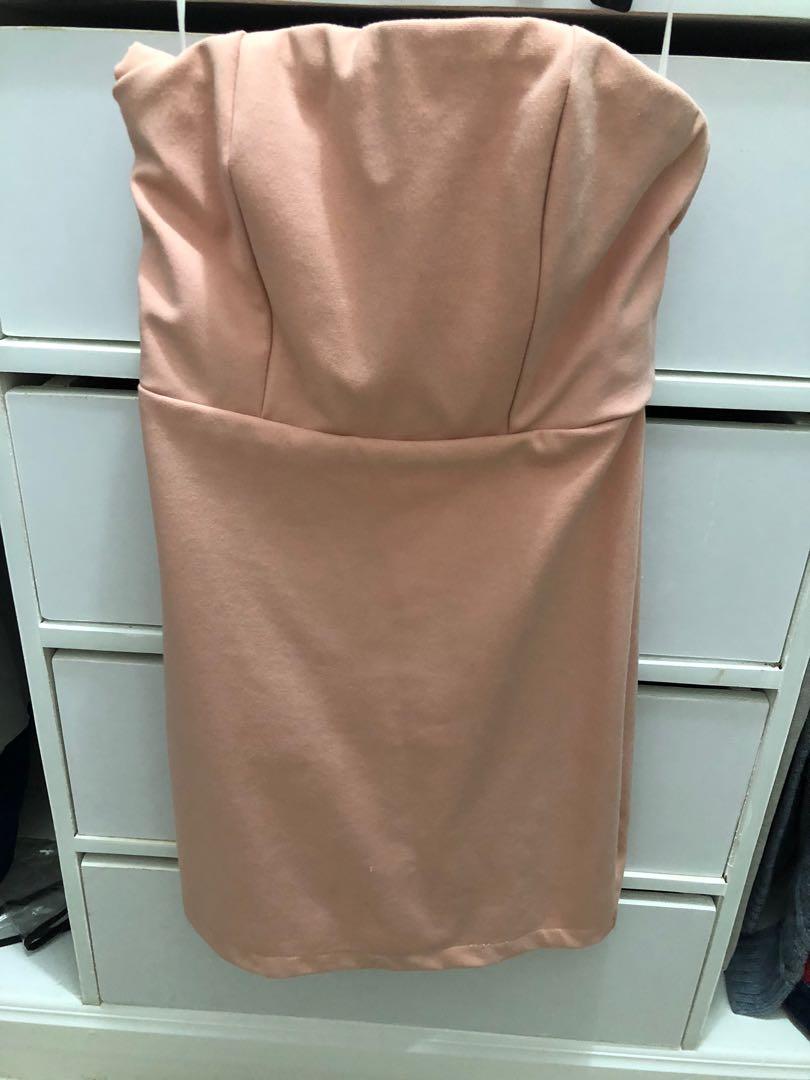 Formal 2-way pink cocktail dress (Category: Evening dresses & gowns) located in Paranaque City. Submitted by dropdeadsby (Listing ID 1099348871, Image 2). Description: Customized wired bustier for stable fit Very very nice quality had this made for 3k Perfect for formal wears 2 way wear: Tube and unique style one shoulder strap from left to right Best fits medium to large frames .