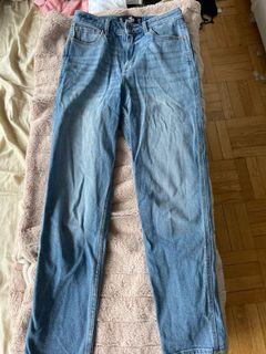Hollister Curvy Ultra High Rise Mom Jeans