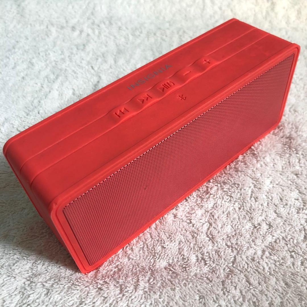 Insignia speaker cheap with power bank