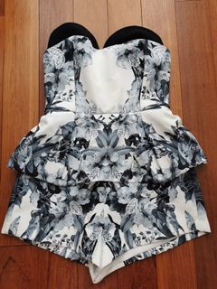 (Category: ) located in . Submitted by luna.studio (Listing ID 1099333056, Image 1). Description: .